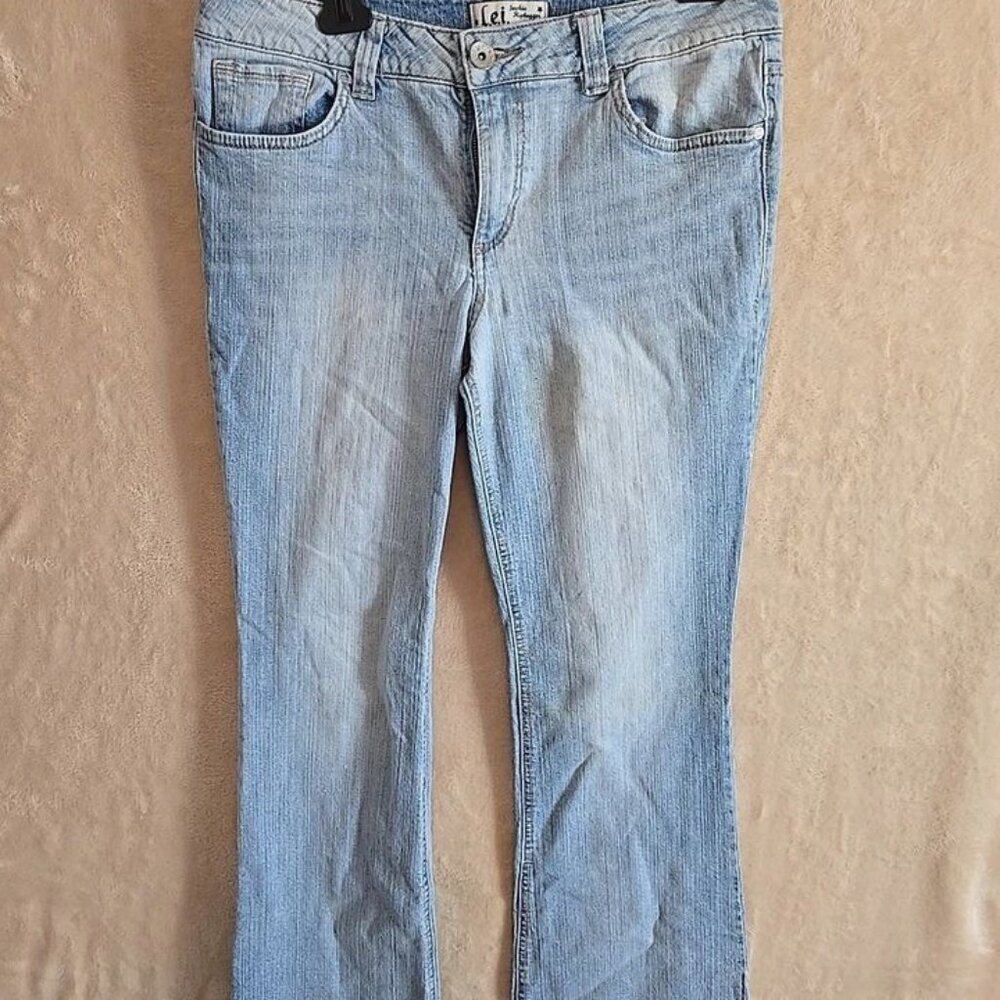 l.e.i. Sophia HipHugger Flare Jeans Women’s 30x30 Light Wash Y2K Low Rise‎ 048